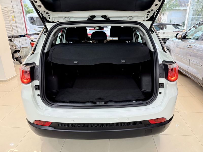 Jeep Compass Longitude 2.0 2017/2017 COVEL VEICULOS ENCANTADO / Carros no Vale