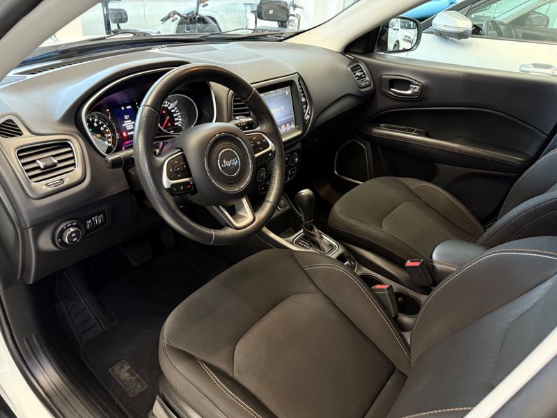 Jeep Compass Longitude 2.0 2017/2017 COVEL VEICULOS ENCANTADO / Carros no Vale