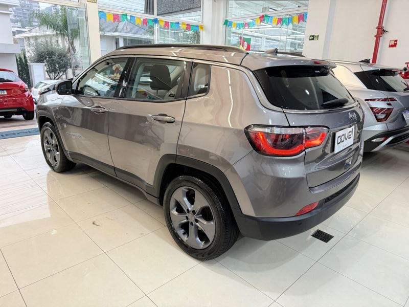 Jeep Compass Longitude 2.0 2018/2018 COVEL VEICULOS ENCANTADO / Carros no Vale