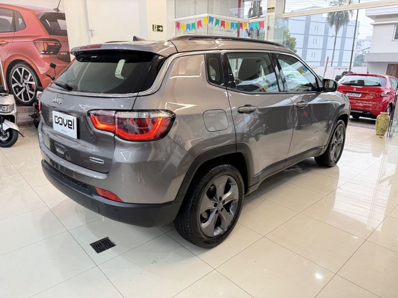 Jeep Compass Longitude 2.0 2018/2018 COVEL VEICULOS ENCANTADO / Carros no Vale