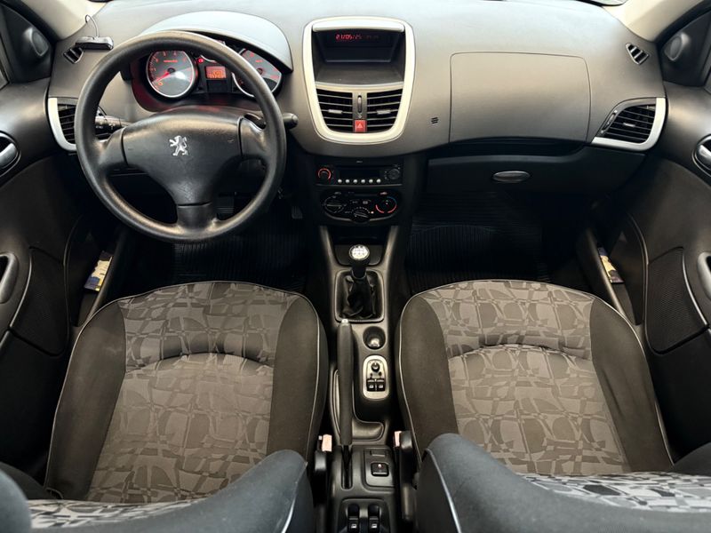 Peugeot 207 Hb Xr S 2010/2011 COVEL VEICULOS ENCANTADO / Carros no Vale