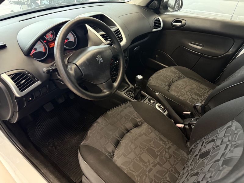 Peugeot 207 Hb Xr S 2010/2011 COVEL VEICULOS ENCANTADO / Carros no Vale