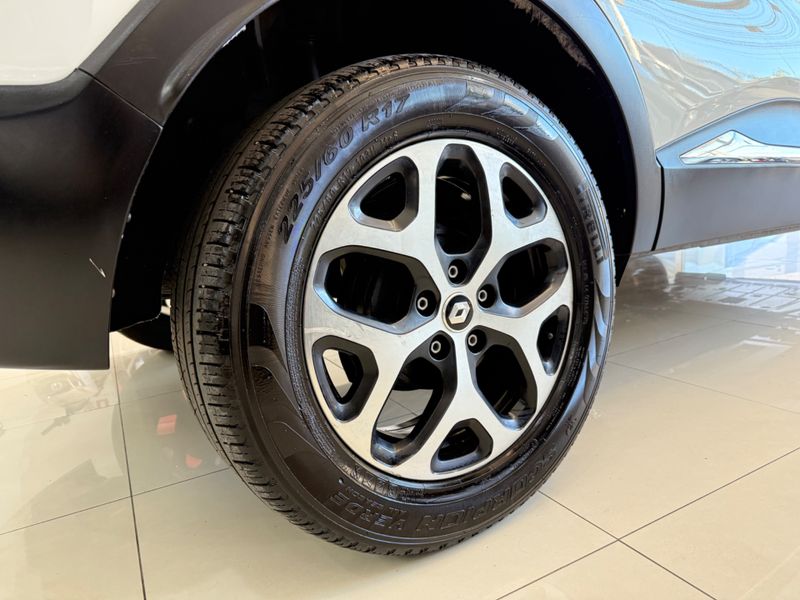 Renault Captur Intense Bose 1.6 16v 2020/2021 COVEL VEICULOS ENCANTADO / Carros no Vale