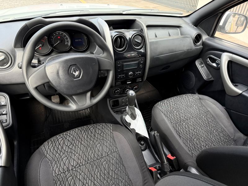 Renault Duster Oroch Expression 1.6 16v Mec 2015/2016 COVEL VEICULOS ENCANTADO / Carros no Vale