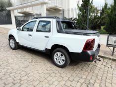 Renault Duster Oroch Expression 1.6 16v Mec 2015/2016 COVEL VEICULOS ENCANTADO / Carros no Vale