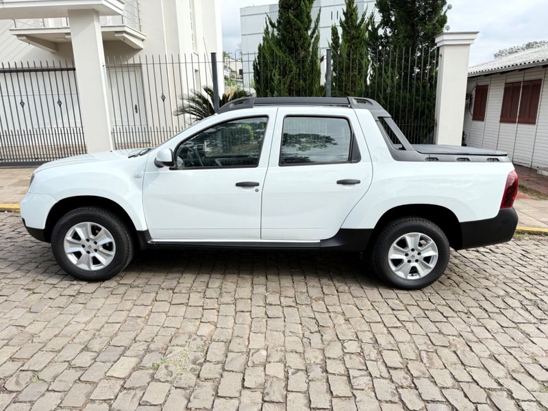 Renault Duster Oroch Expression 1.6 16v Mec 2015/2016 COVEL VEICULOS ENCANTADO / Carros no Vale