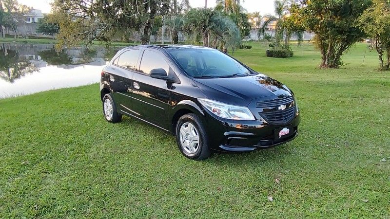 Chevrolet ONIX LS 1.0 2015 GRASSI VEÍCULOS LAJEADO / Carros no Vale