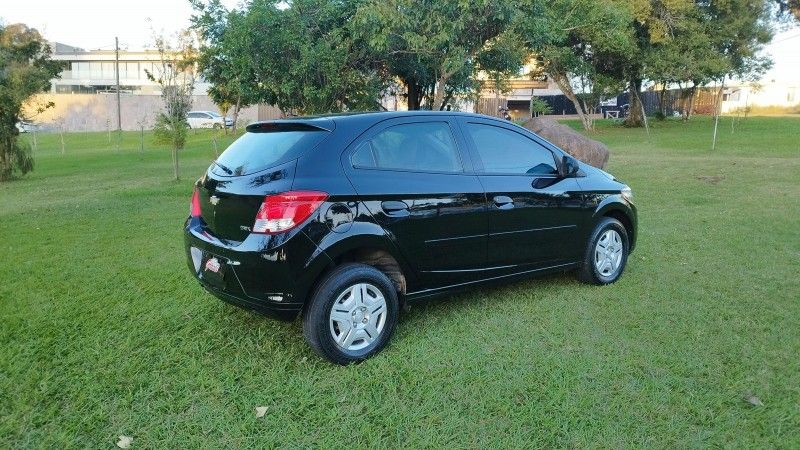 Chevrolet ONIX LS 1.0 2015 GRASSI VEÍCULOS LAJEADO / Carros no Vale