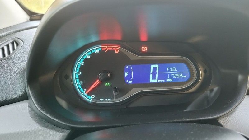 Chevrolet ONIX LS 1.0 2015 GRASSI VEÍCULOS LAJEADO / Carros no Vale
