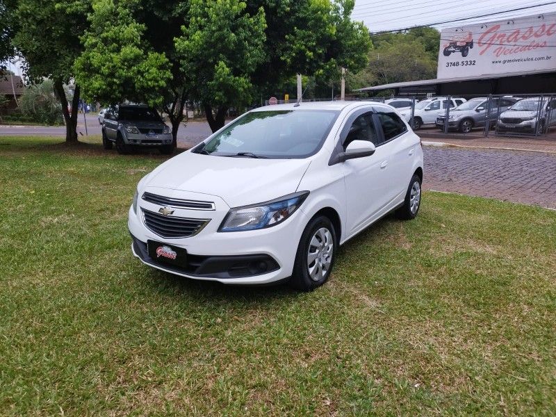 Chevrolet ONIX LT 1.4 2014 GRASSI VEÍCULOS LAJEADO / Carros no Vale