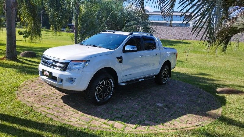 Ford RANGER LIMITED 3.2 2014 GRASSI VEÍCULOS LAJEADO / Carros no Vale