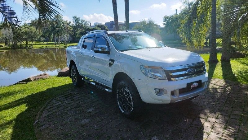 Ford RANGER LIMITED 3.2 2014 GRASSI VEÍCULOS LAJEADO / Carros no Vale