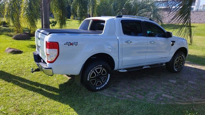 Ford RANGER LIMITED 3.2 2014 GRASSI VEÍCULOS LAJEADO / Carros no Vale