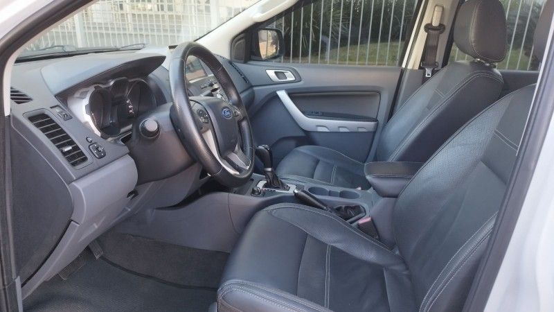 Ford RANGER LIMITED 3.2 2014 GRASSI VEÍCULOS LAJEADO / Carros no Vale