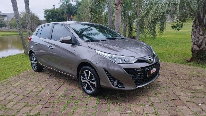 Toyota YARIS XS 1.5 2019 GRASSI VEÍCULOS LAJEADO / Carros no Vale