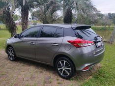 Toyota YARIS XS 1.5 2019 GRASSI VEÍCULOS LAJEADO / Carros no Vale