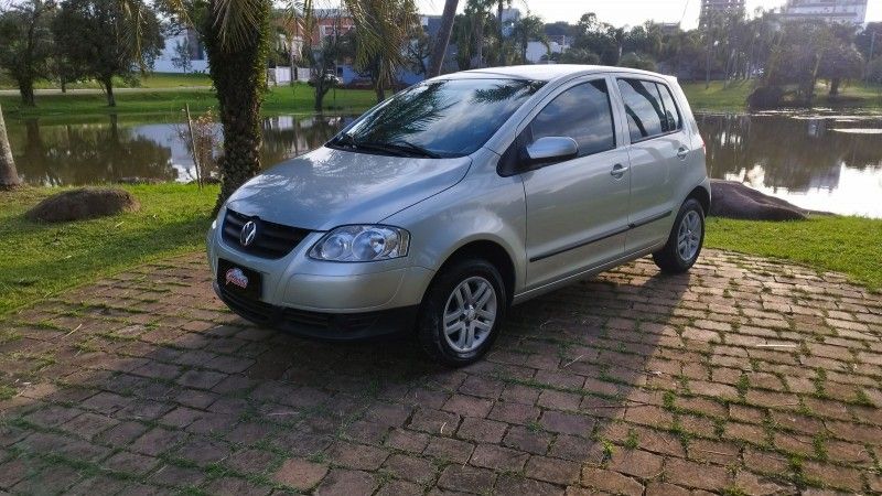 Volkswagen FOX 1.0 2010 GRASSI VEÍCULOS LAJEADO / Carros no Vale