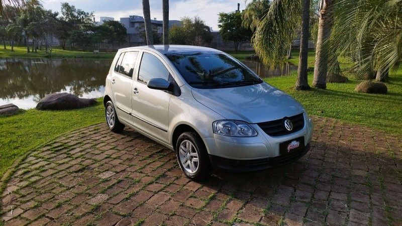 Volkswagen FOX 1.0 2010 GRASSI VEÍCULOS LAJEADO / Carros no Vale