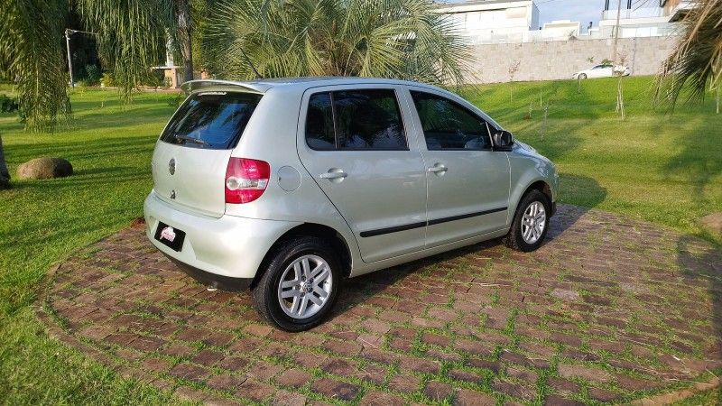 Volkswagen FOX 1.0 2010 GRASSI VEÍCULOS LAJEADO / Carros no Vale