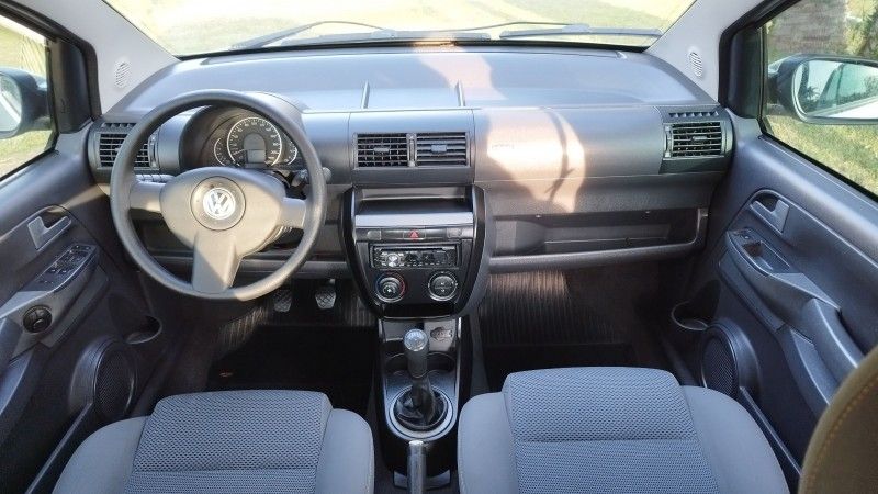 Volkswagen FOX 1.0 2010 GRASSI VEÍCULOS LAJEADO / Carros no Vale