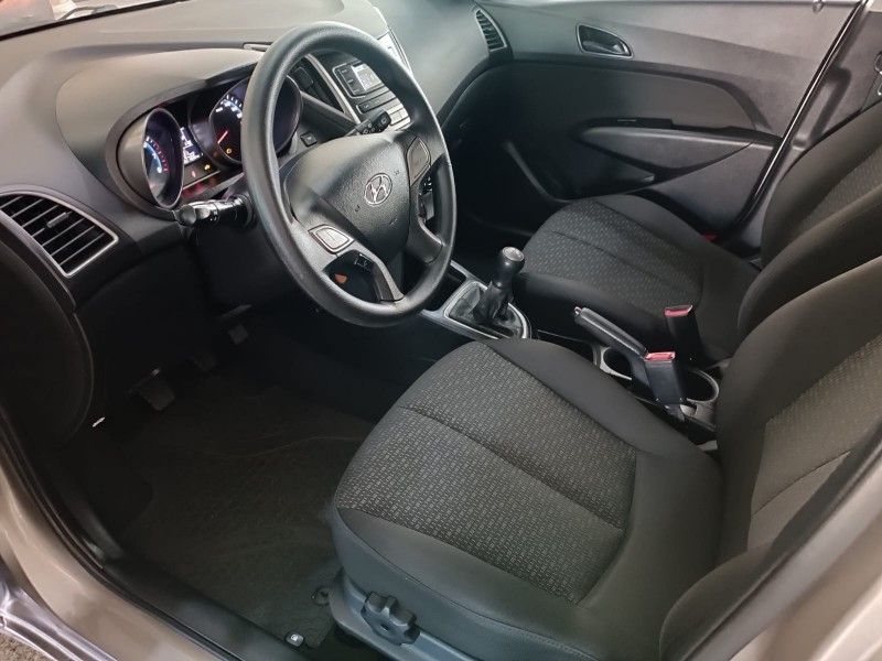 Hyundai HB20 COMFORT 1.0 2017 HÉLIO AUTOMÓVEIS LAJEADO / Carros no Vale