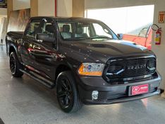 RAM CLASSIC LARAMIE 1500 5.7 V8 2022 HÉLIO AUTOMÓVEIS LAJEADO / Carros no Vale