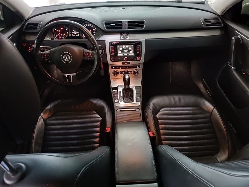 Volkswagen PASSAT 2.0 2013 HÉLIO AUTOMÓVEIS LAJEADO / Carros no Vale