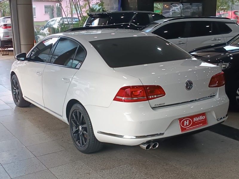 Volkswagen PASSAT 2.0 2013 HÉLIO AUTOMÓVEIS LAJEADO / Carros no Vale