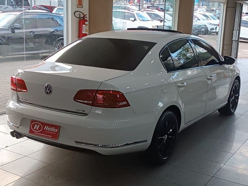 Volkswagen PASSAT 2.0 2013 HÉLIO AUTOMÓVEIS LAJEADO / Carros no Vale