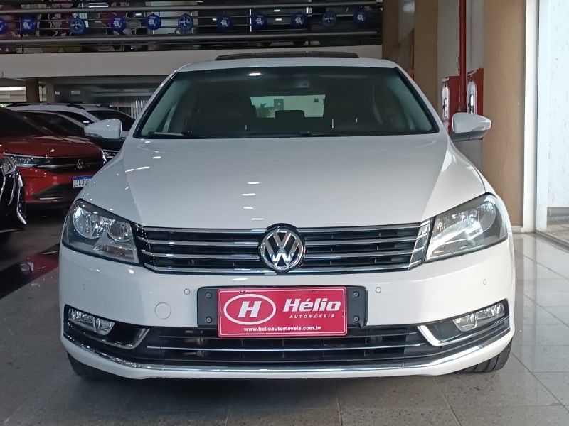 Volkswagen PASSAT 2.0 2013 HÉLIO AUTOMÓVEIS LAJEADO / Carros no Vale
