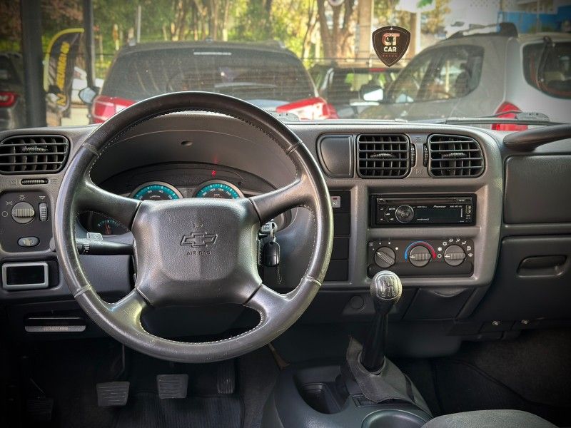 Chevrolet S10 EXECUTIVE 2.4 2011 NEUMANN VEÍCULOS ARROIO DO MEIO / Carros no Vale
