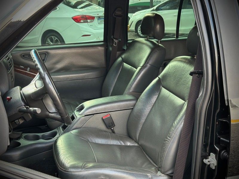 Chevrolet S10 EXECUTIVE 2.4 2011 NEUMANN VEÍCULOS ARROIO DO MEIO / Carros no Vale