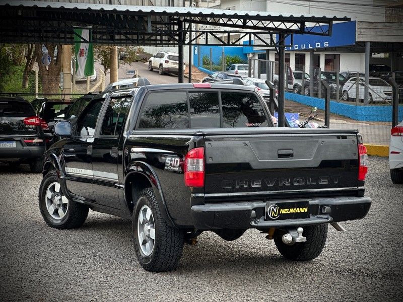 Chevrolet S10 EXECUTIVE 2.4 2011 NEUMANN VEÍCULOS ARROIO DO MEIO / Carros no Vale
