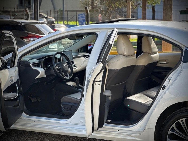 Toyota COROLLA ALTIS 1.8 HYBRID PREMIUM CVT 2023 NEUMANN VEÍCULOS ARROIO DO MEIO / Carros no Vale