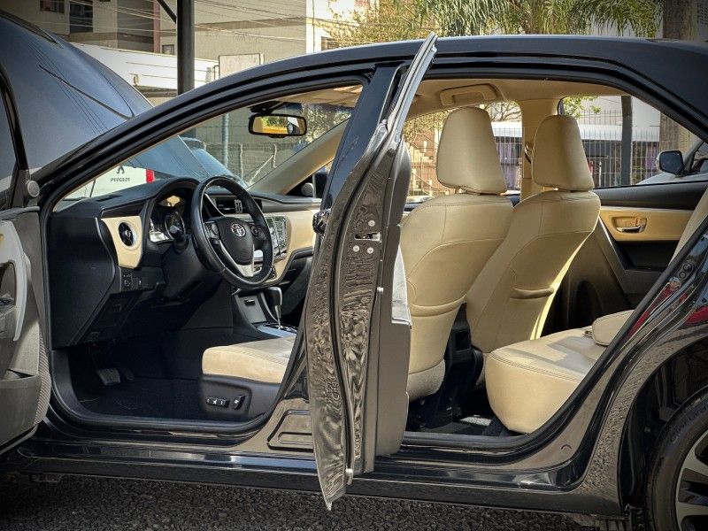 Toyota COROLLA ALTIS 2.0 2018 NEUMANN VEÍCULOS ARROIO DO MEIO / Carros no Vale