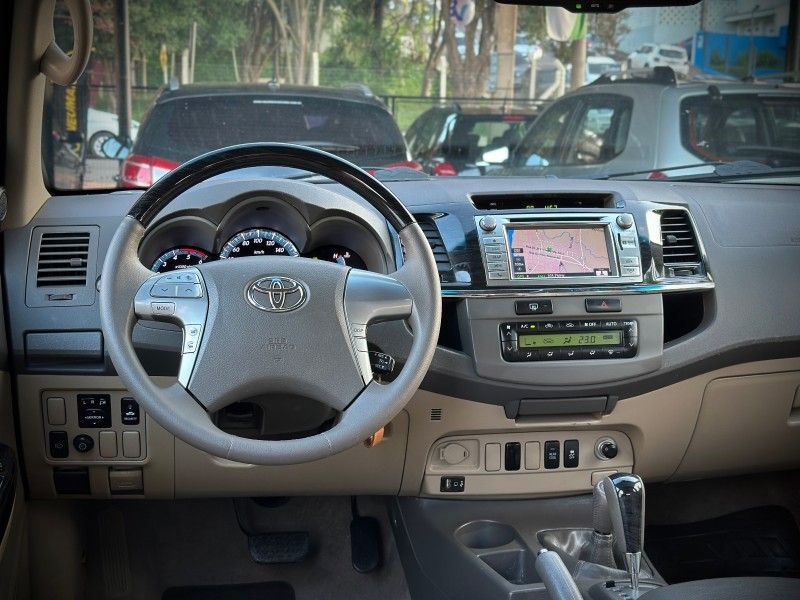 Toyota HILUX SW4 SRV 3.0 2013 NEUMANN VEÍCULOS ARROIO DO MEIO / Carros no Vale