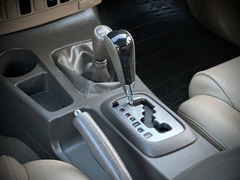 Toyota HILUX SW4 SRV 3.0 2013 NEUMANN VEÍCULOS ARROIO DO MEIO / Carros no Vale