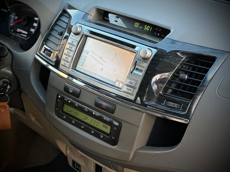 Toyota HILUX SW4 SRV 3.0 2013 NEUMANN VEÍCULOS ARROIO DO MEIO / Carros no Vale