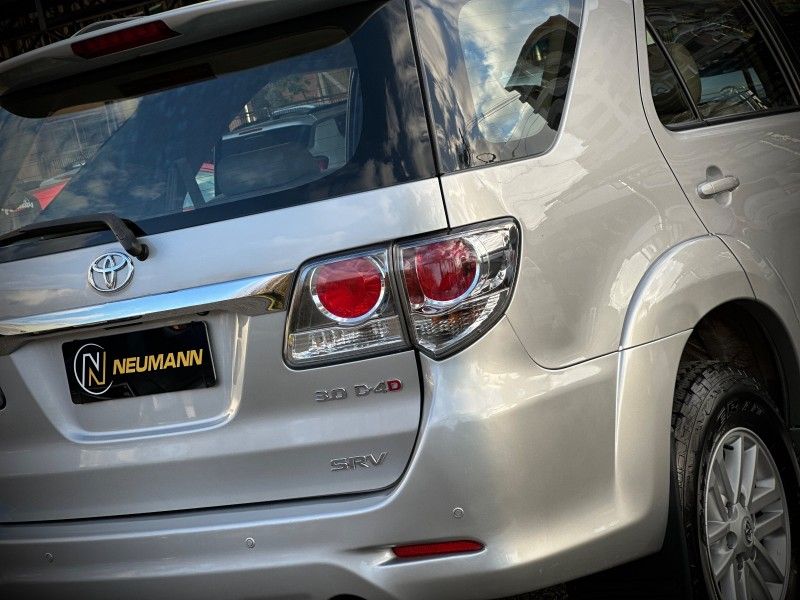 Toyota HILUX SW4 SRV 3.0 2013 NEUMANN VEÍCULOS ARROIO DO MEIO / Carros no Vale