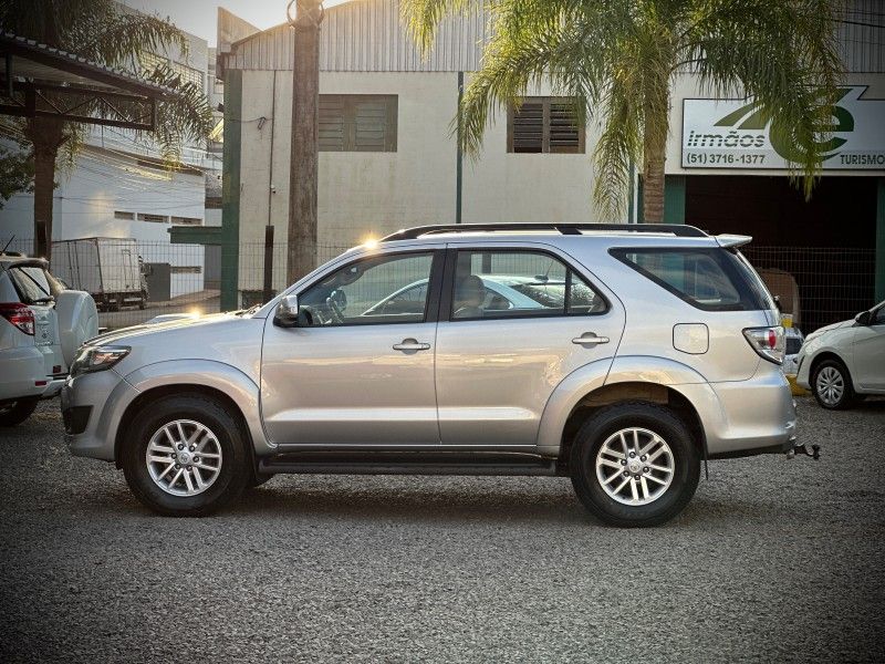 Toyota HILUX SW4 SRV 3.0 2013 NEUMANN VEÍCULOS ARROIO DO MEIO / Carros no Vale