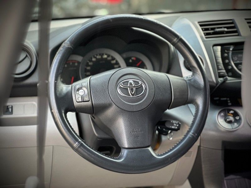 Toyota RAV-4 2.4 2011 NEUMANN VEÍCULOS ARROIO DO MEIO / Carros no Vale
