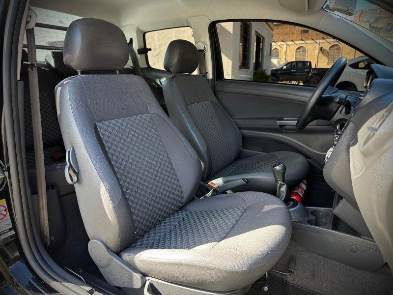 Volkswagen SAVEIRO CD TRENDLINE 1.6 2015 NEUMANN VEÍCULOS ARROIO DO MEIO / Carros no Vale