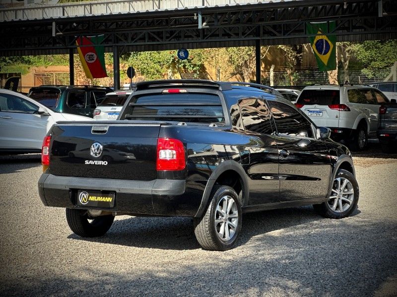 Volkswagen SAVEIRO CD TRENDLINE 1.6 2015 NEUMANN VEÍCULOS ARROIO DO MEIO / Carros no Vale
