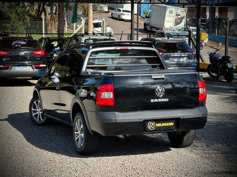 Volkswagen SAVEIRO CD TRENDLINE 1.6 2015 NEUMANN VEÍCULOS ARROIO DO MEIO / Carros no Vale