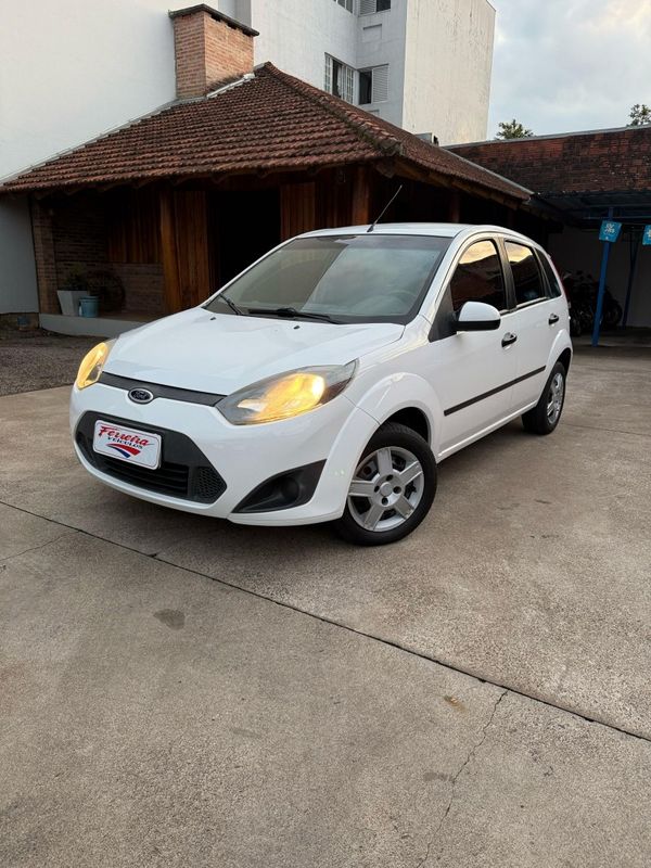 Ford FIESTA 1.6 8V 2011 FERREIRA VEÍCULOS VENÂNCIO AIRES / Carros no Vale
