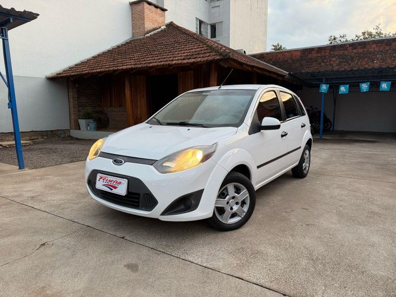 Ford FIESTA 1.6 8V 2011 FERREIRA VEÍCULOS VENÂNCIO AIRES / Carros no Vale