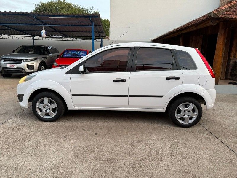 Ford FIESTA 1.6 8V 2011 FERREIRA VEÍCULOS VENÂNCIO AIRES / Carros no Vale