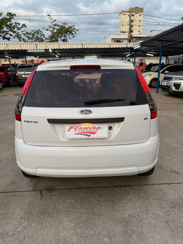 Ford FIESTA 1.6 8V 2011 FERREIRA VEÍCULOS VENÂNCIO AIRES / Carros no Vale