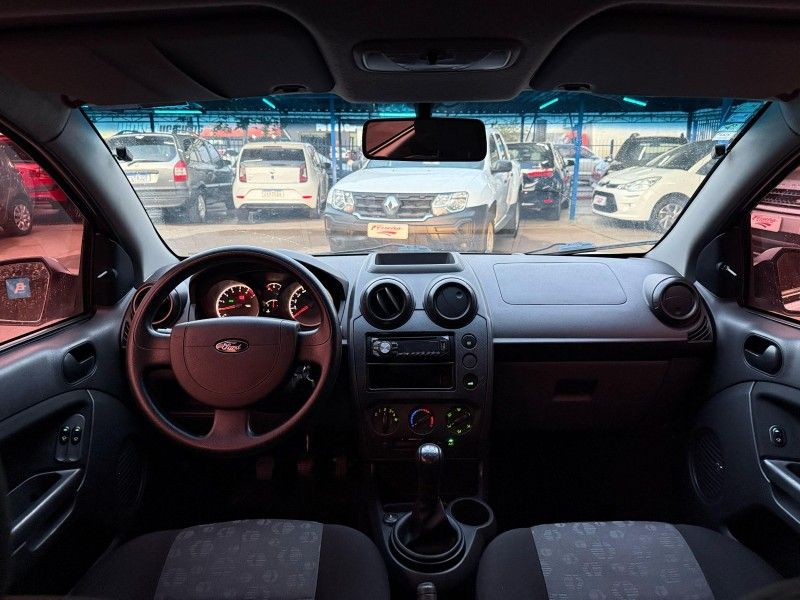 Ford FIESTA 1.6 8V 2011 FERREIRA VEÍCULOS VENÂNCIO AIRES / Carros no Vale