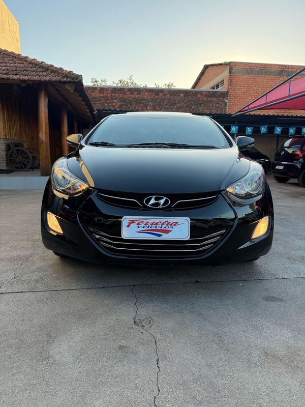 Hyundai ELANTRA GLS 2.0 2014 FERREIRA VEÍCULOS VENÂNCIO AIRES / Carros no Vale